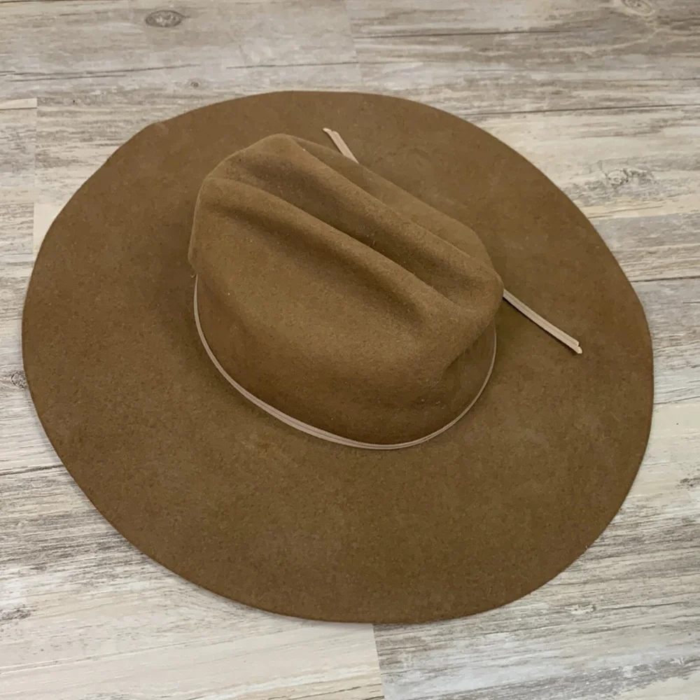 Serratelli Cattlemen’s Hat 2x Entre III Pecan 4 inch Size 6 7/8 Cowboy Hat
